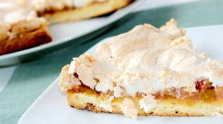 Рецепт Шарлотки с яблоками и безе