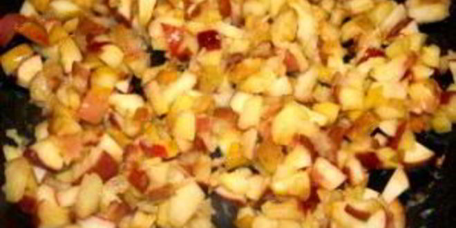 Рецепт шарлотки с яблоками и безе