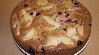 Рецепт Шарлотки с яблоками и смородиной