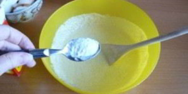 Рецепт шарлотки с яблоками на сметане