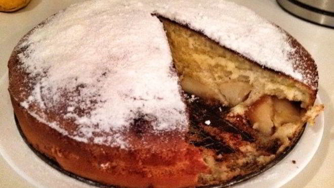 Рецепт шарлотки с яблоками в меде