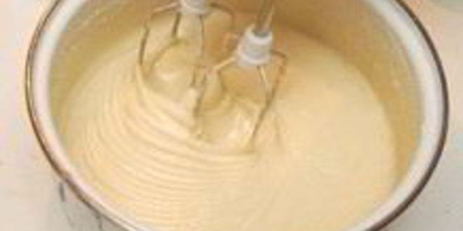 Рецепт шарлотки с замороженными яблоками