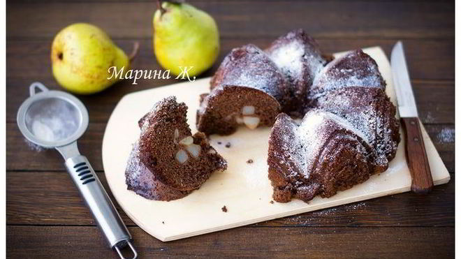 Рецепт шоколадной шарлотки с грушей и корицей