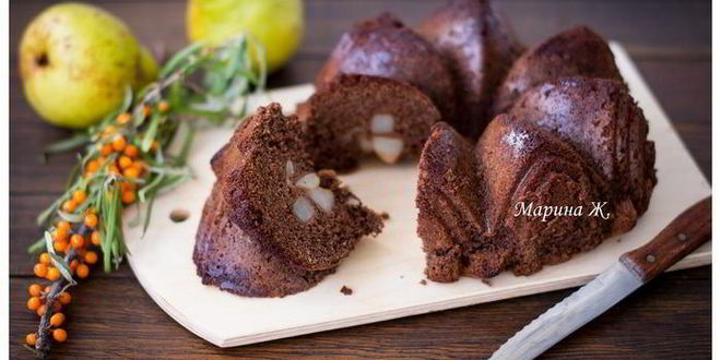 Рецепт шоколадной шарлотки с грушей и корицей