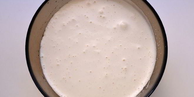 Рецепт шоколадной шарлотки с грушей и корицей