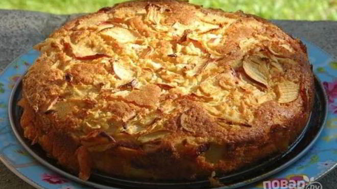 Рецепт яблочной шарлотки на сидре
