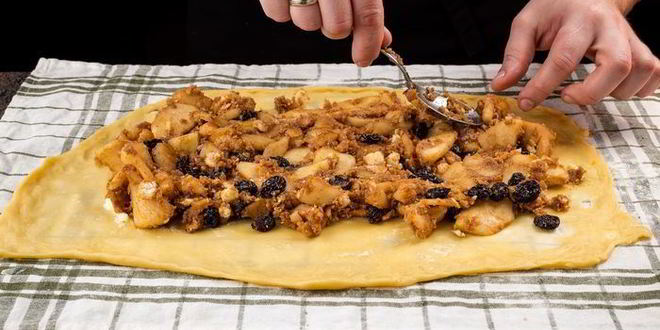 Рецепт ароматного яблочного штруделя