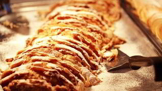 Рецепт Нежного абрикосового штруделя