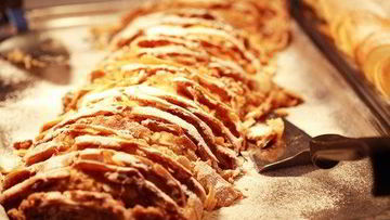 Рецепт Нежного абрикосового штруделя