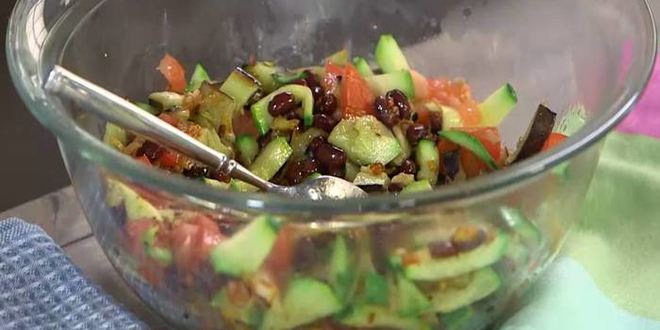 Рецепт овощного штруделя с фасолью и паприкой