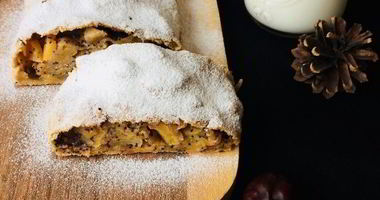 Рецепт Штруделя с айвой, яблоками и маком