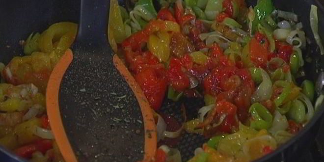 Рецепт штруделя с запеченным красным перцем и луком-пореем