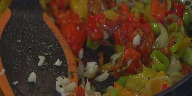 Рецепт штруделя с запеченным красным перцем и луком-пореем