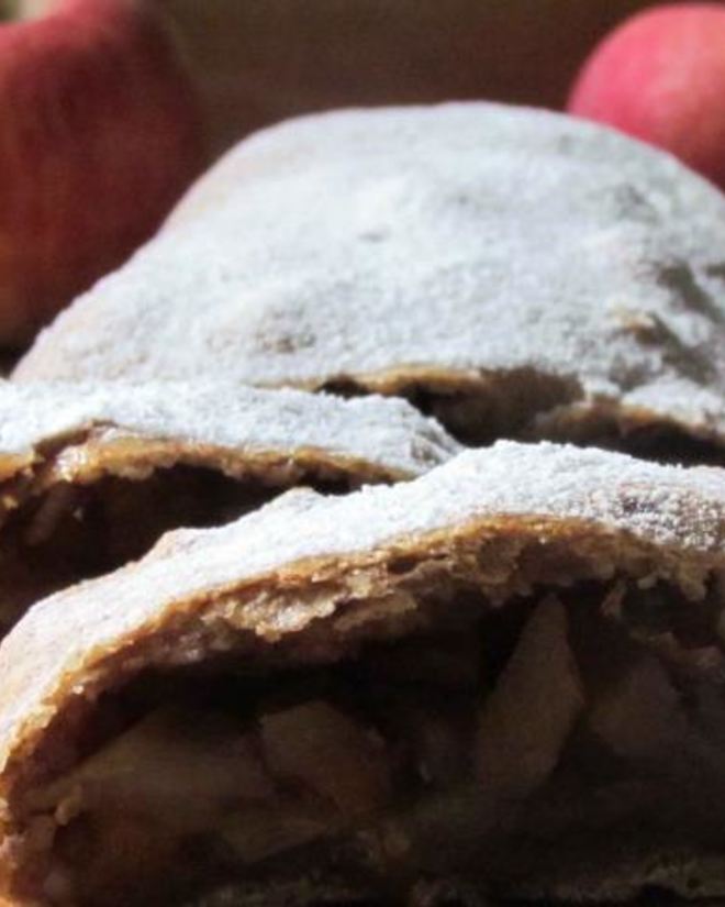 Рецепт цельнозернового яблочного штруделя