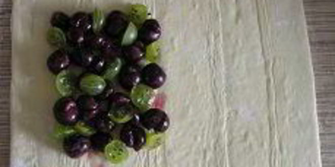 Рецепт вишневого штруделя с крыжовником