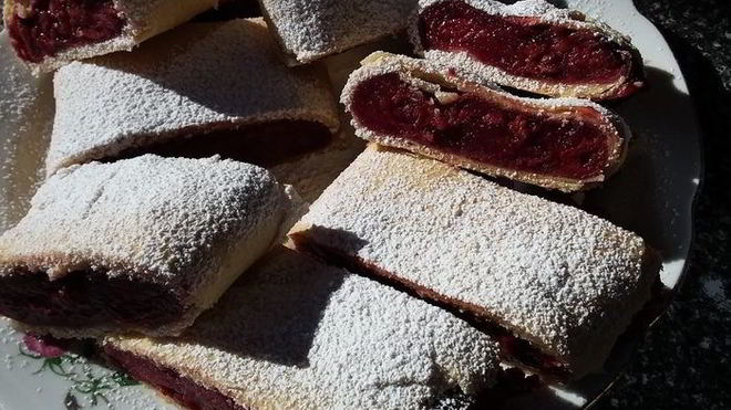 Рецепт вишневого штруделя