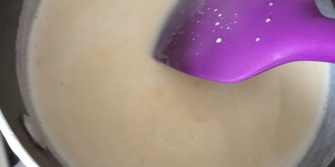 Рецепт яблочно-сливового штрудель с ванильным соусом