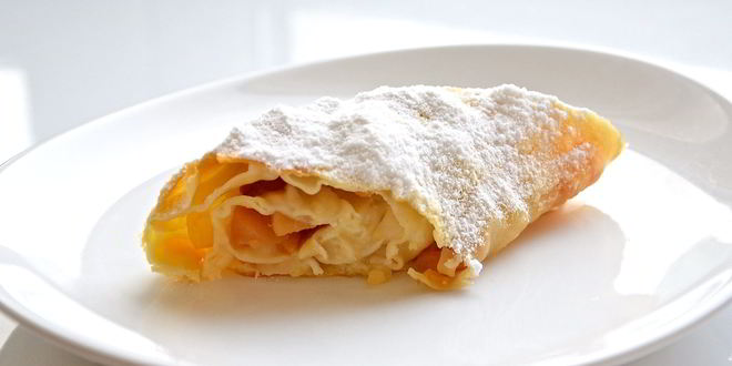 Рецепт Яблочного штруделя из слоеного дрожжевого теста