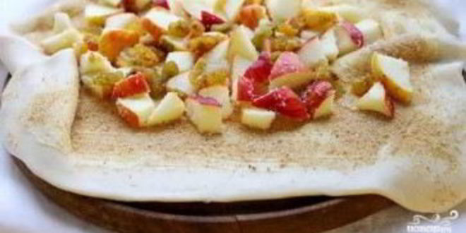 Рецепт яблочного штруделя из слоеного дрожжевого теста