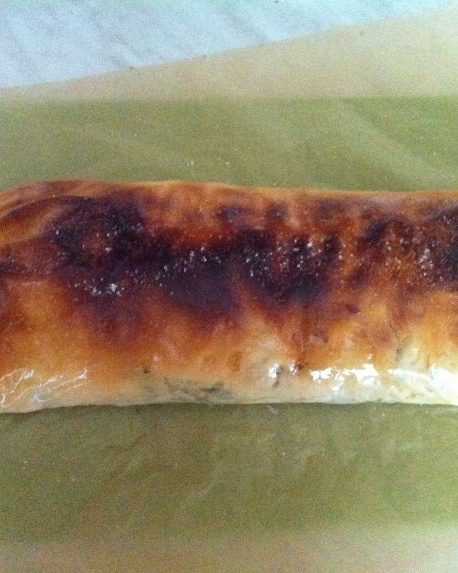 Рецепт яблочного штруделя из слоеного теста фило с миндалем