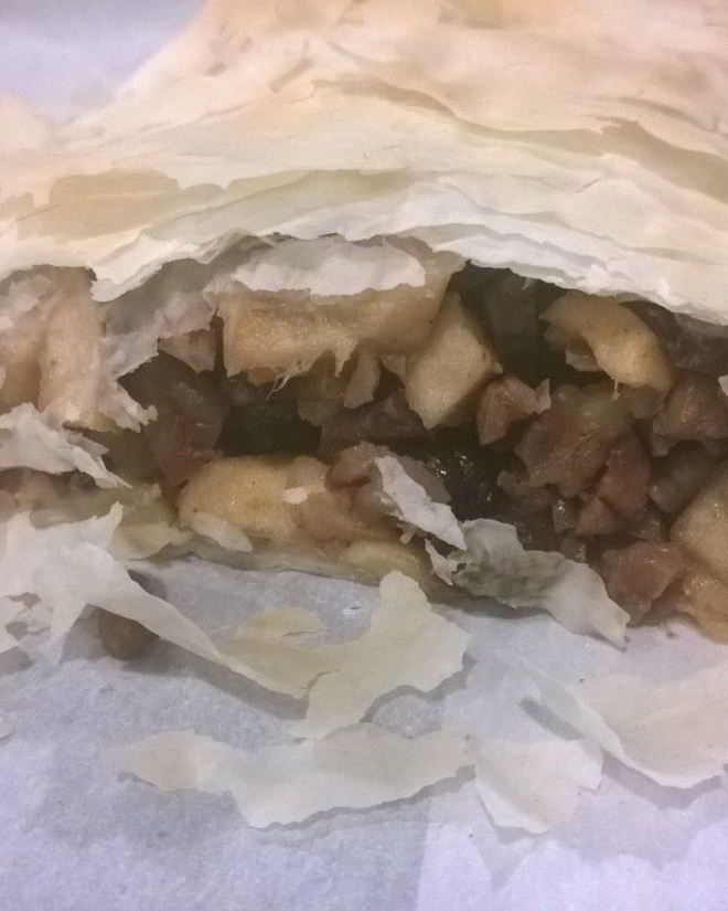 Рецепт яблочного штруделя из теста фило