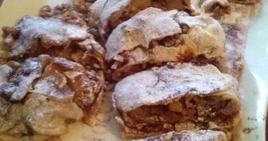 Рецепт Яблочного штруделя с грецкими орехами