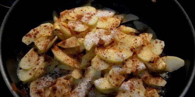 Рецепт яблочного штруделя с корицей