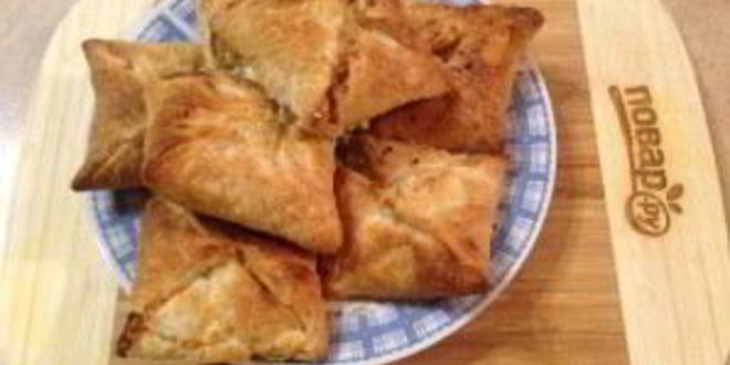 Рецепт слоеных конвертиков с лососем и брынзой