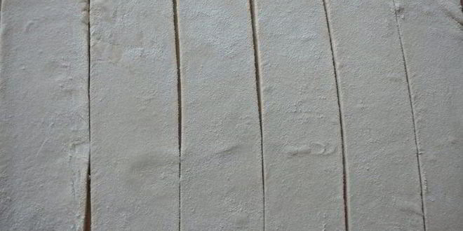 Рецепт слоек на укус с сыром бри, шелковицей и черносмородиновым джемом