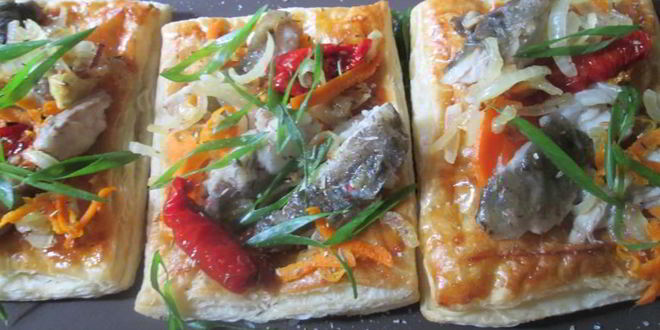 Рецепт слоек с овощами и карпом