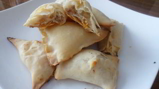 Рецепт Слоек с творогом, курагой и орехами