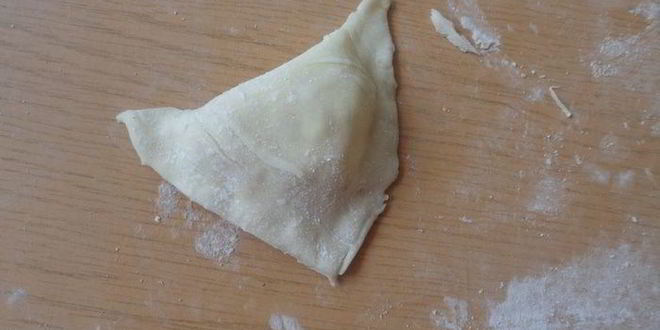 Рецепт слоек с творогом, курагой и орехами