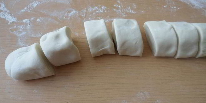 Рецепт слоек с творогом, курагой и орехами