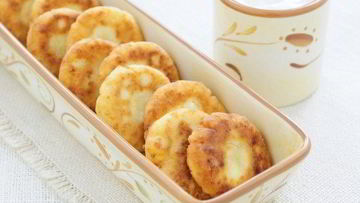 Рецепт Диетических сырников с йогуртово-лимонным соусом