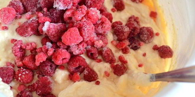 Рецепт малинового творожника