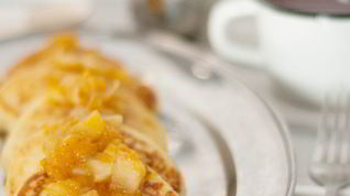 Рецепт Сырников с апельсиново-яблочным соусом