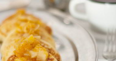 Рецепт Сырников с апельсиново-яблочным соусом