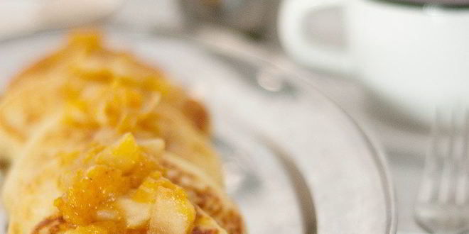 Рецепт Сырников с апельсиново-яблочным соусом