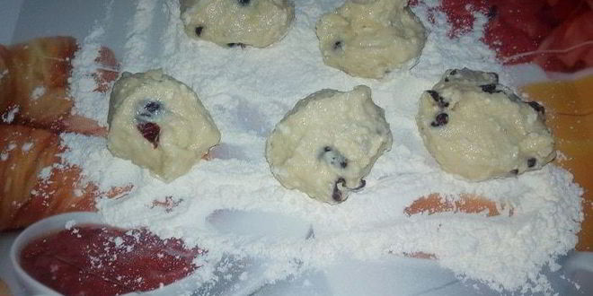 Рецепт сырников с бананом и клюквой