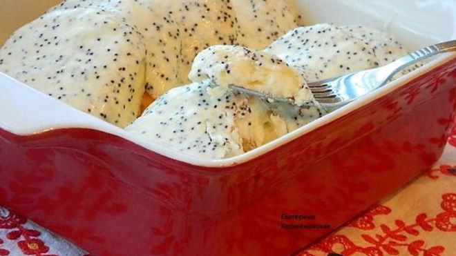 Рецепт сырников с изюмом и маковым соусом