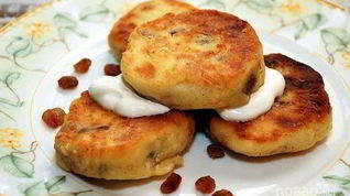 Рецепт Сырников с яблоком и сухофруктами