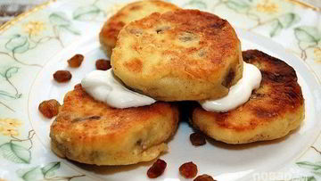 Рецепт Сырников с яблоком и сухофруктами