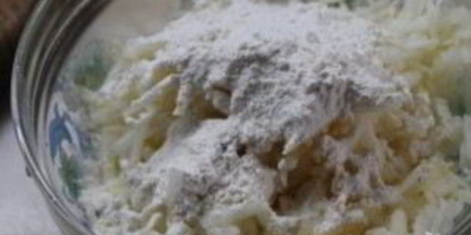 Рецепт сырников с яблоком и сухофруктами