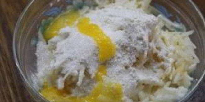 Рецепт сырников с яблоком и сухофруктами