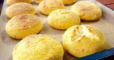 Рецепт Сырников в духовке с кукурузной корочкой