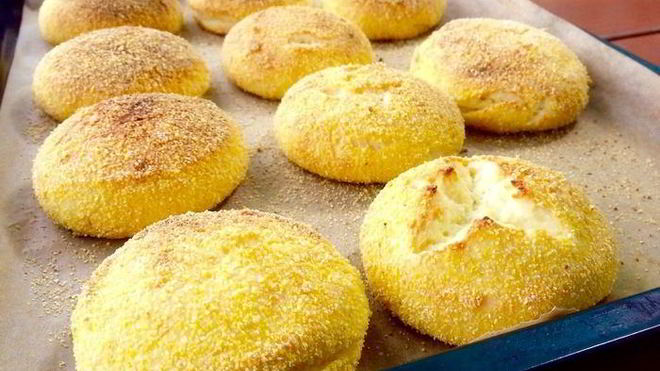 Рецепт сырников в духовке с кукурузной корочкой