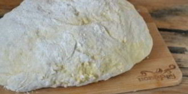 Рецепт бездрожжевого теста с сыром