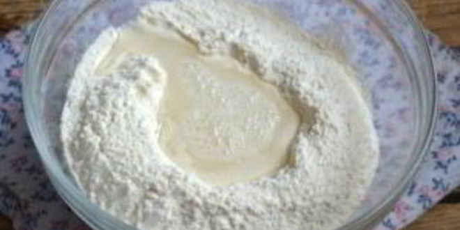 Рецепт простого бездрожжевого теста для пиццы