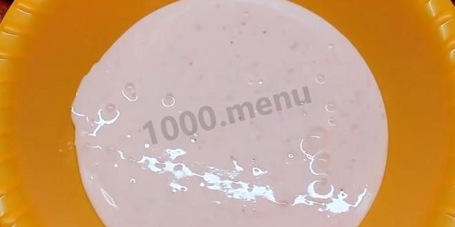 Рецепт йогуртового торта с клубникой без выпечки