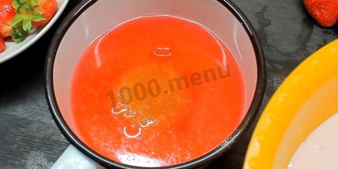 Рецепт йогуртового торта с клубникой без выпечки